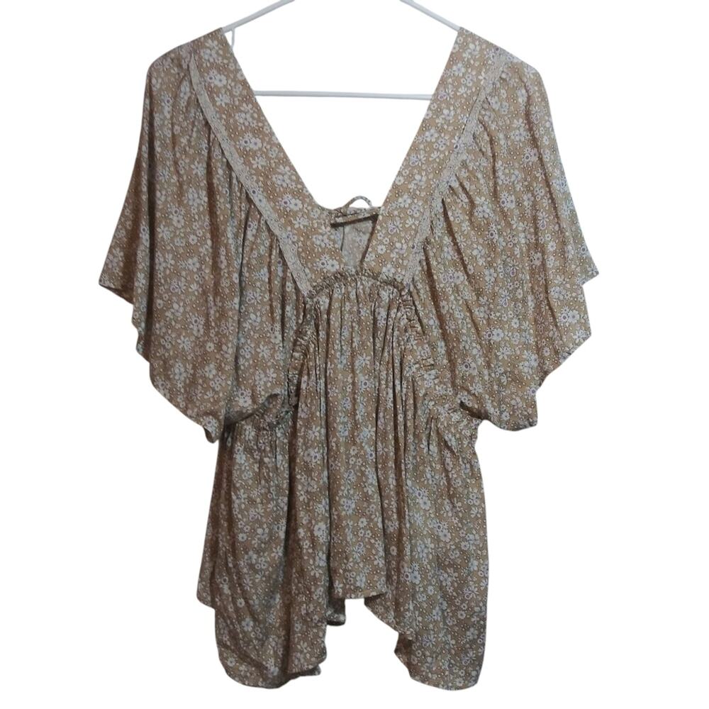 Fourteen & 9th Floral Tan Floral Blouse with Flutter Sleeves Boho Prairie Size M